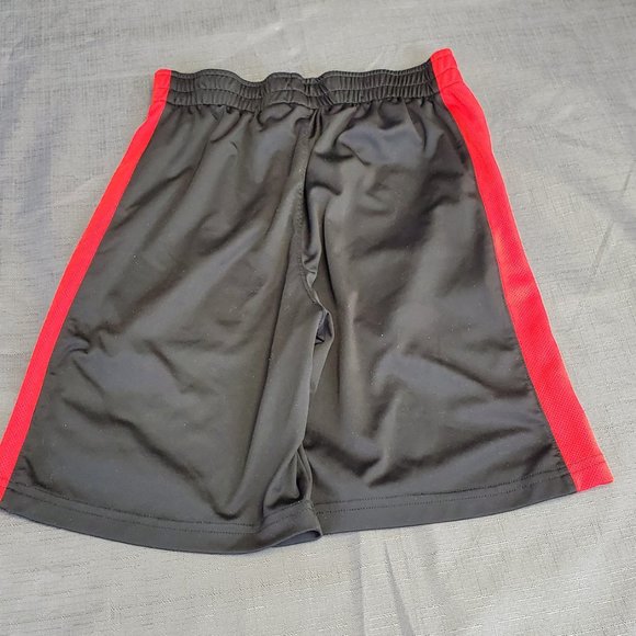 3/$20 Puma shorts youth 10-12 size L - Picture 2 of 3